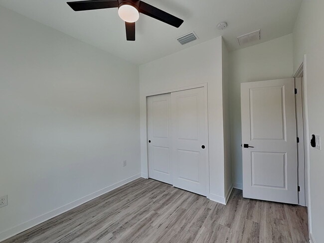 Building Photo - 1127 Highlands Rd