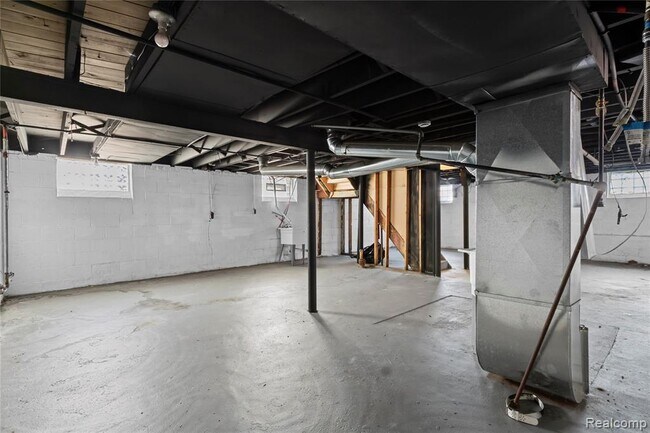 Building Photo - 13575 Rutherford St
