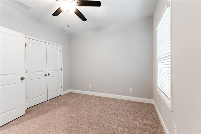 Building Photo - 3634 Via Nuova Ln