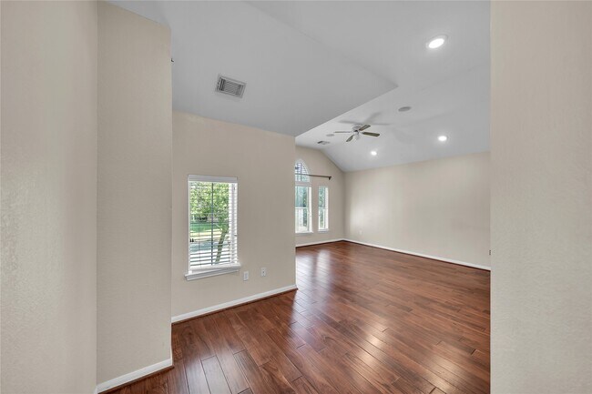 Building Photo - 1423 Meadow Lakes Dr