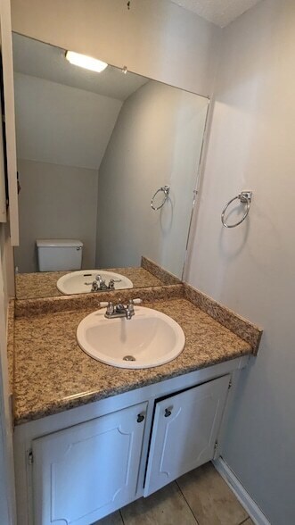 Building Photo - 901 Olmstead Dr