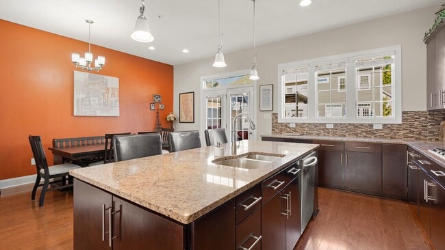 Building Photo - 337 Osona Ln