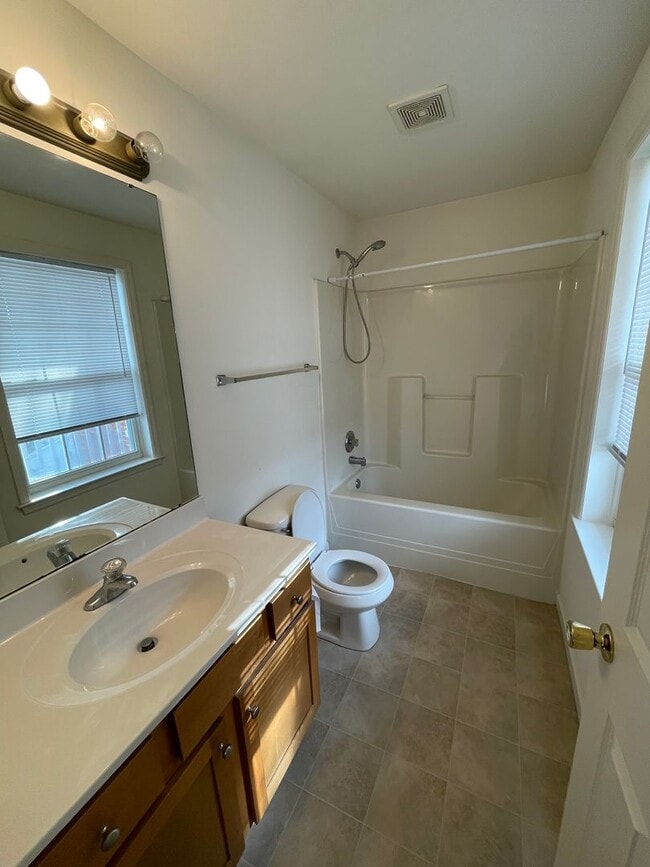 Building Photo - 2 Bed 2 Bath Townhouse In Mountville