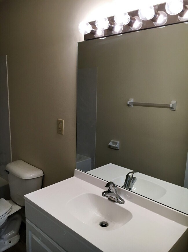 Building Photo - **BEAUTIFULLY REMODELED 2-BEDROOM HOME W/ 2-CAR GARAGE!!**