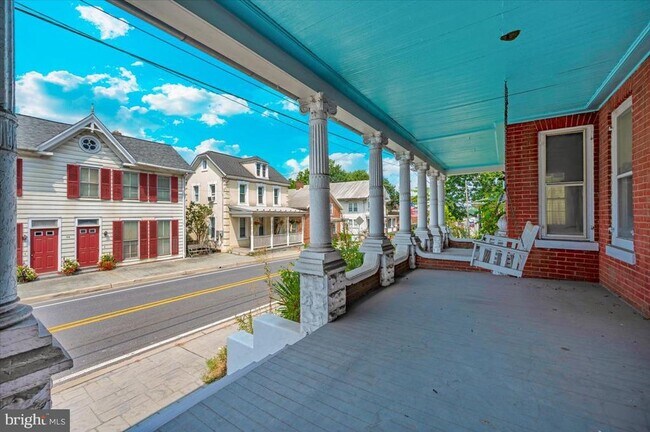 Building Photo - 21 S Main St