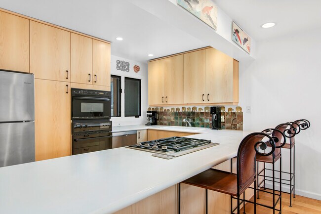 Building Photo - 100 N 8th St