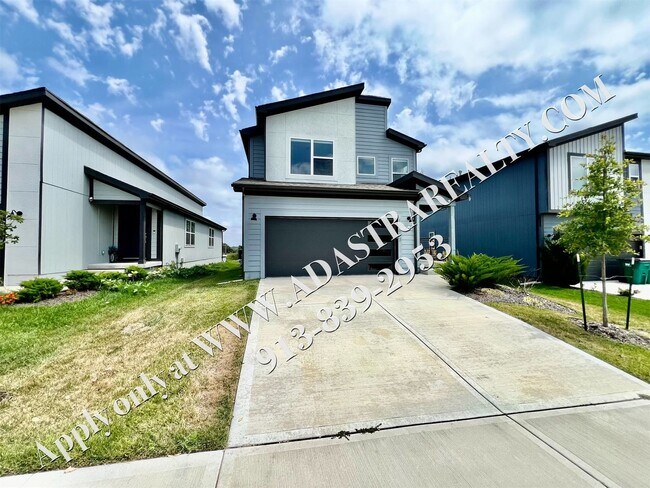 Building Photo - Beautiful Like New 4 Bed 4 Bath Home in Overland Park-Available NOW!!