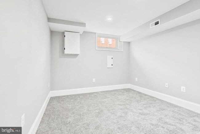 Building Photo - 263 S Robinson St