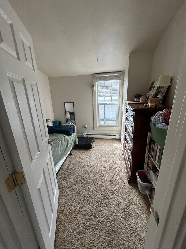 Building Photo - 900 Front St