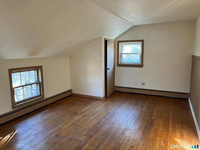 Building Photo - 40 Lanesville Rd