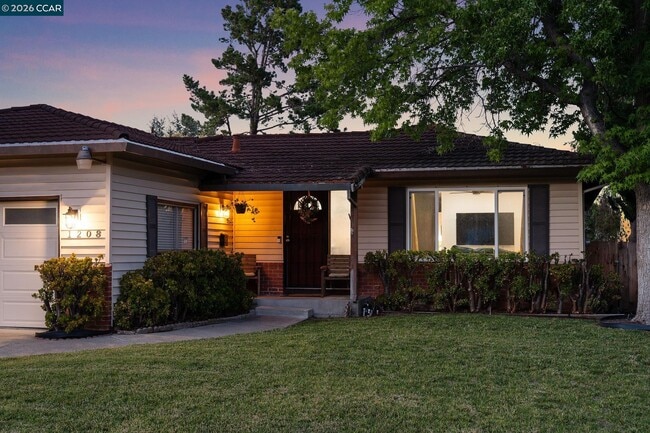 Building Photo - 1208 Roseann Dr