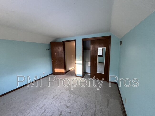 Building Photo - 3204 Chateau Ct