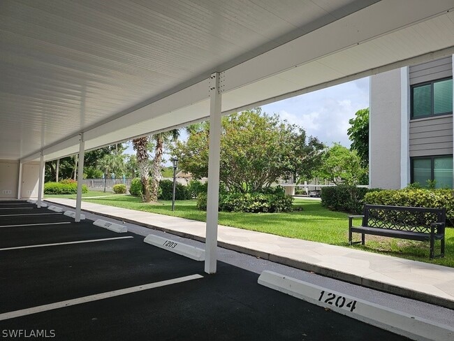 Building Photo - 460 Fox Haven Dr