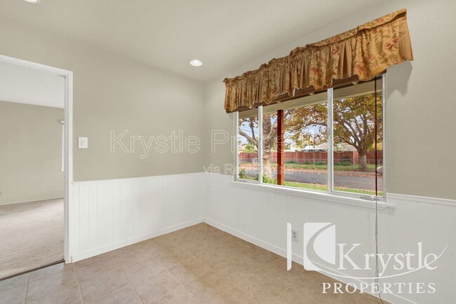 Building Photo - 791 Rosewood Ave