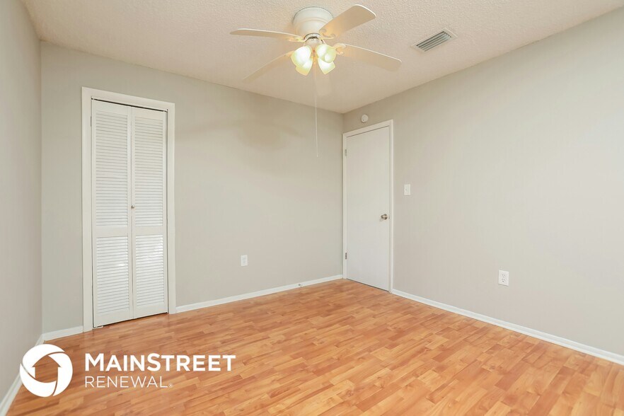 Building Photo - 818 Wedgewood Dr