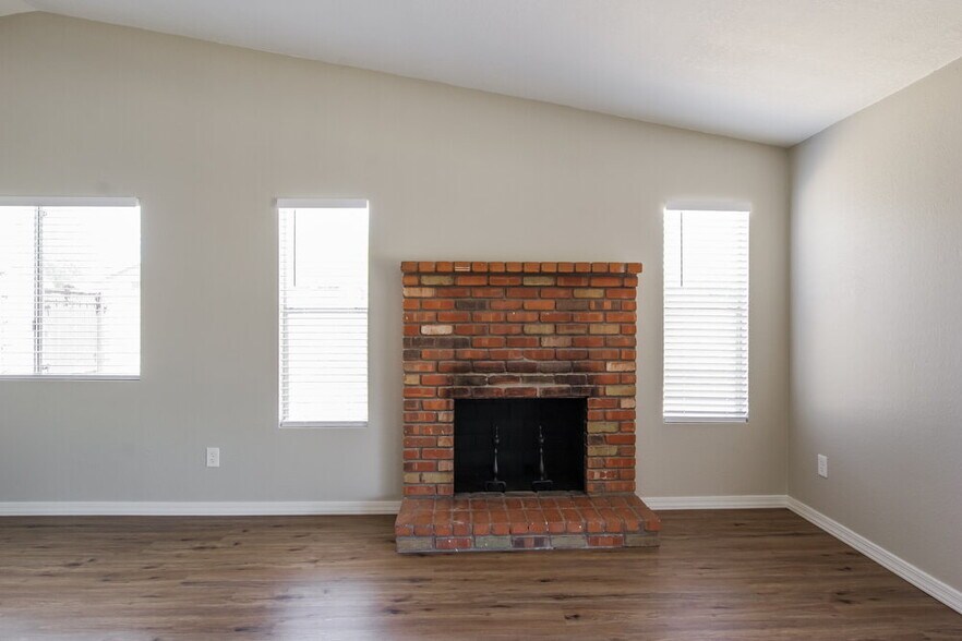 Building Photo - 4725 W Wescott Dr