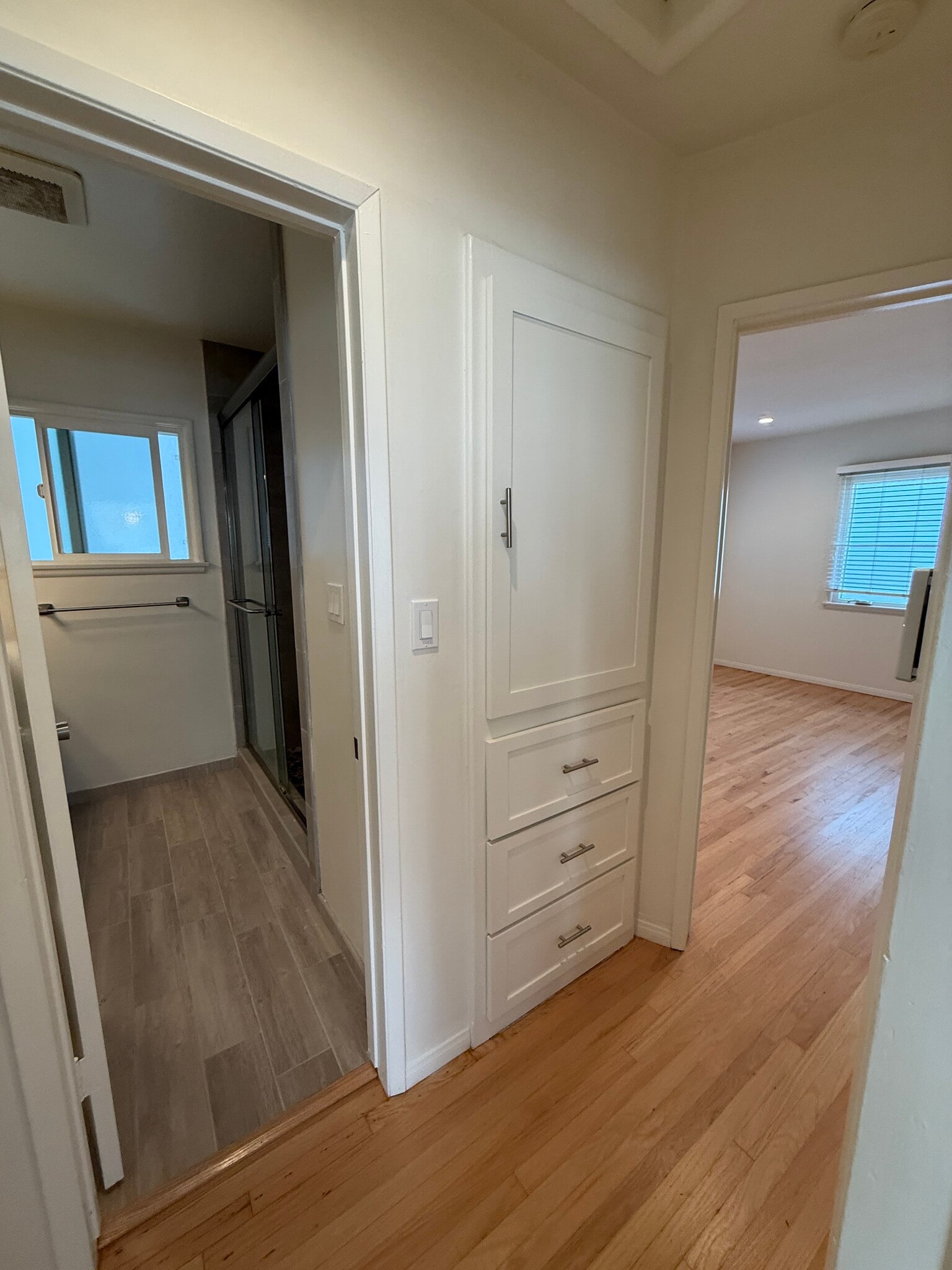 Built in Linen Closet in hallway - 811 S Catalina Ave