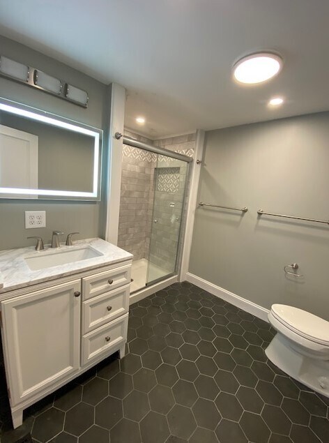 Building Photo - 102 Ashworth Plz