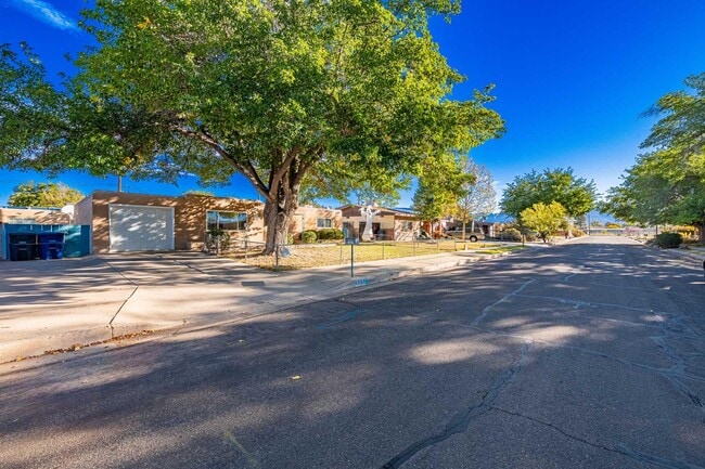 Building Photo - 1321 Delamar Ave NW