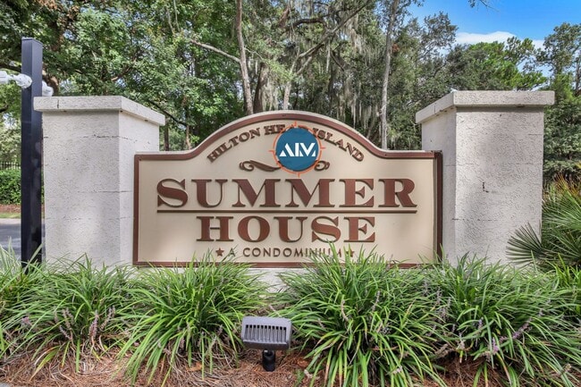 Primary Photo - Luxurious Two-Bedroom Condo at Summer Hous...