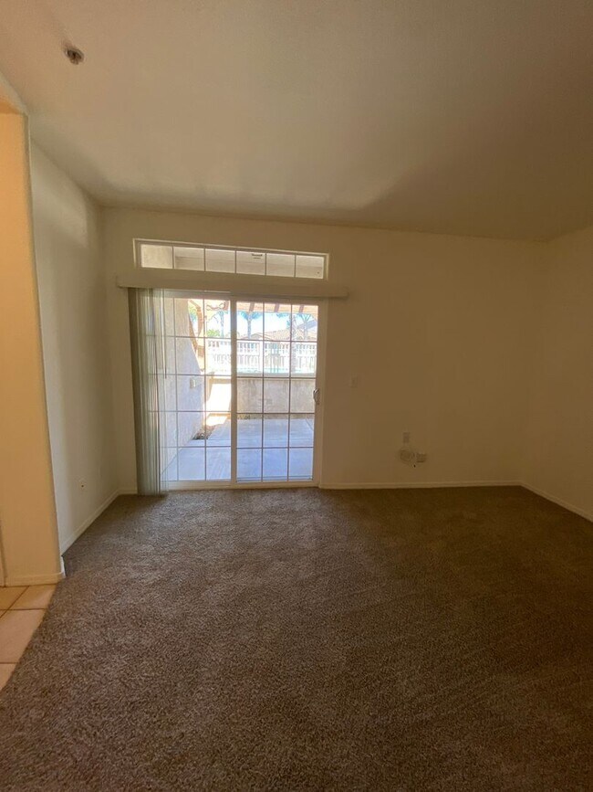 Building Photo - Centrally Located Downstairs Condo in the Oak Creek Villas
