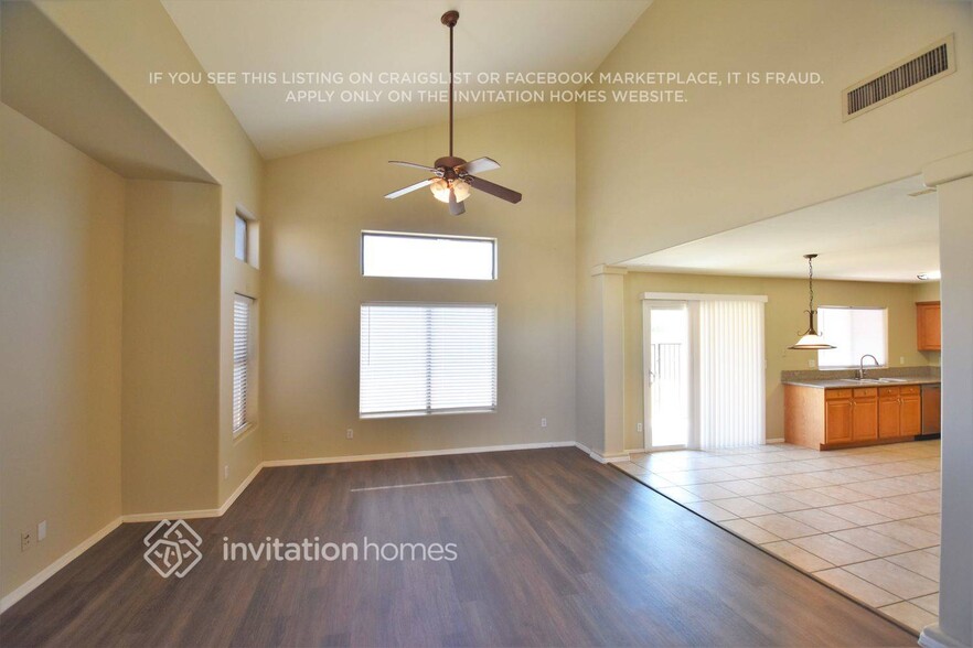 Building Photo - 5614 S 53rd Dr