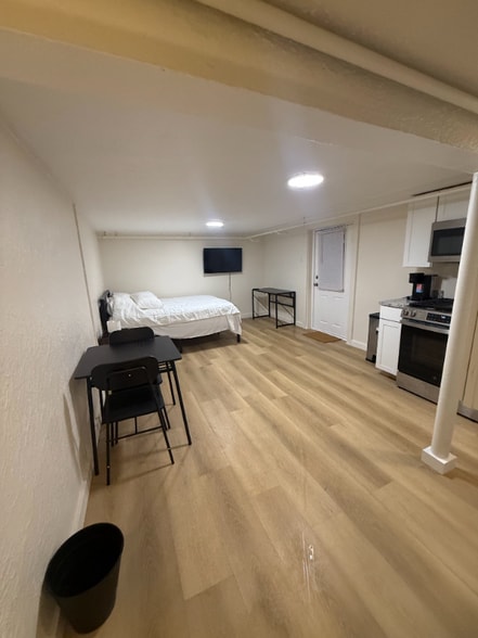 Building Photo - 2724 Anderson Ferry Rd