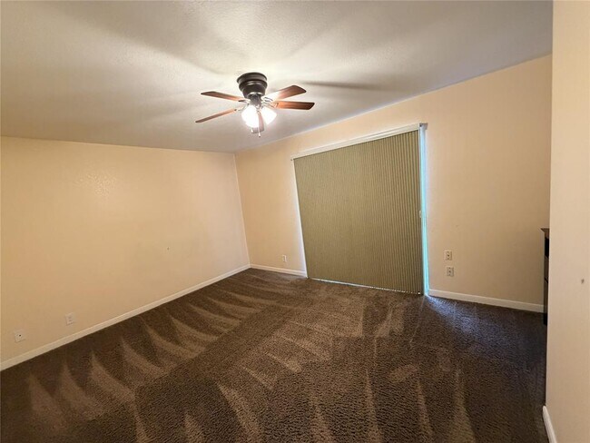 Building Photo - 1008 Clayton Nolen Dr