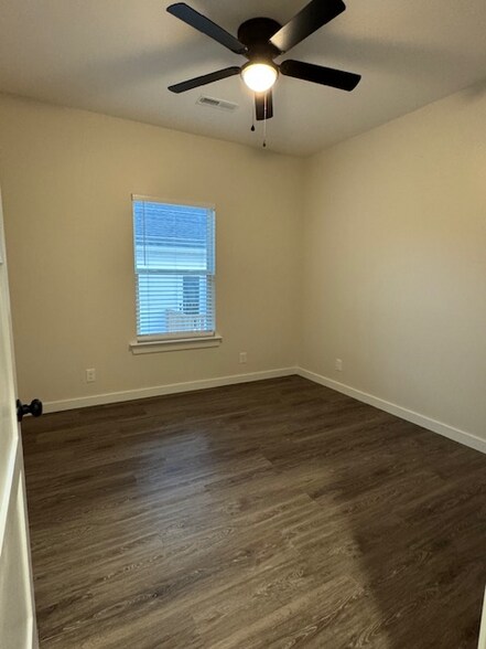 Building Photo - 4327 Cronan Dr