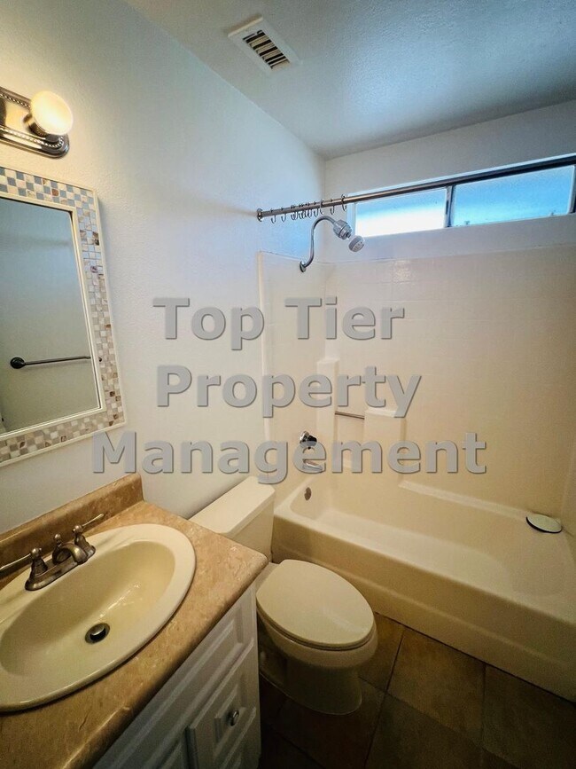 Building Photo - Charming 2-Bedroom Home with Large Yard and Modern Upgrades - Available Now!