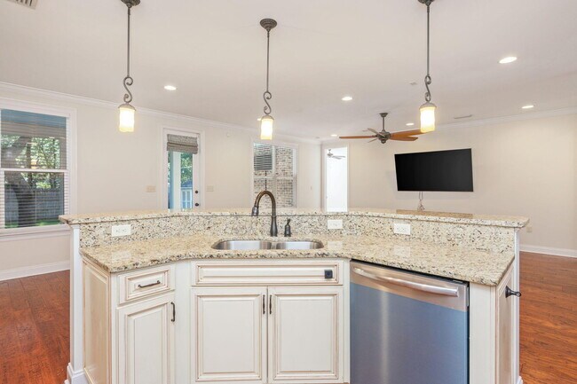 Building Photo - 106 Black Bear Circle