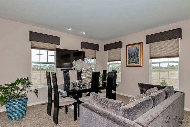 Building Photo - 9870 Williams Dr