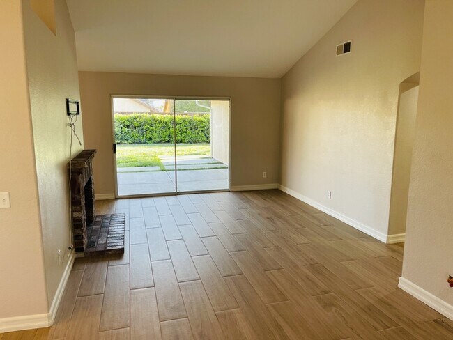 Building Photo - 28937 Biarritz Ct