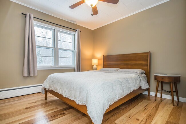 Building Photo - 290 Killington Ave