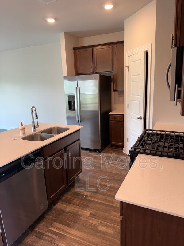 Building Photo - 206A Telford Dr.