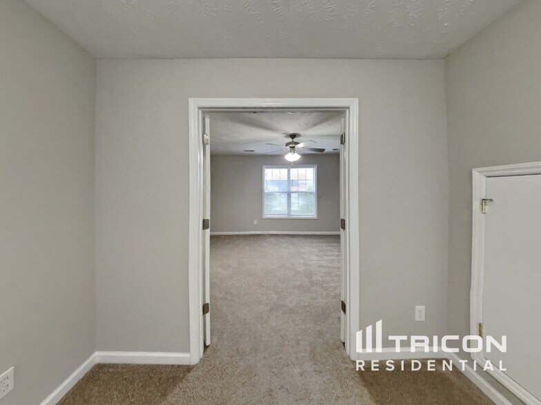 Building Photo - 147 Scotland Dr