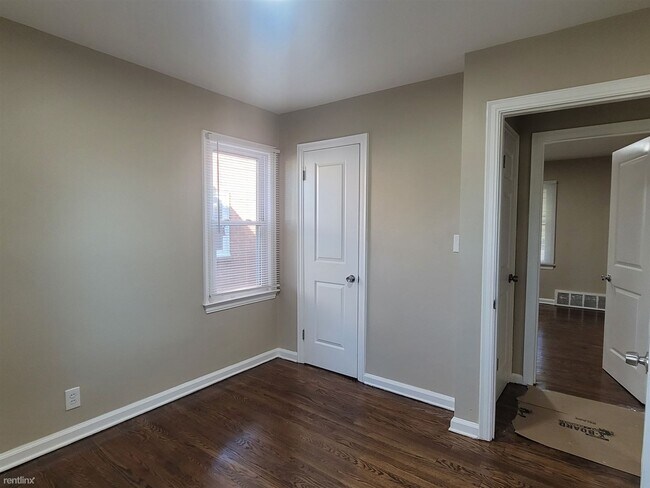 Building Photo - 3 br, 1 bath House - 2721 N Connecticut Ave
