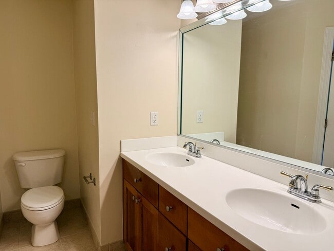 Building Photo - Gorgeous 3 story, 3 bed home in Ocean Park!