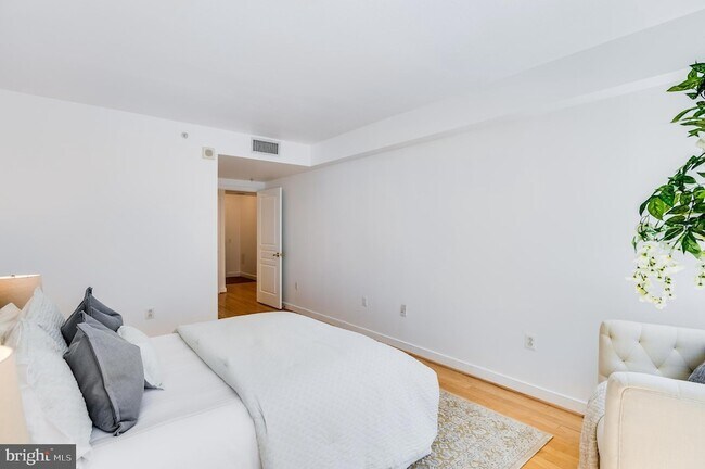 Building Photo - 631 D Street NW