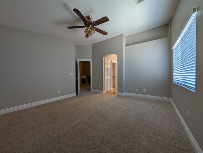 Building Photo - 2-STORY TOWNHOUSE FOR RENT IN ALIANTE NORT...