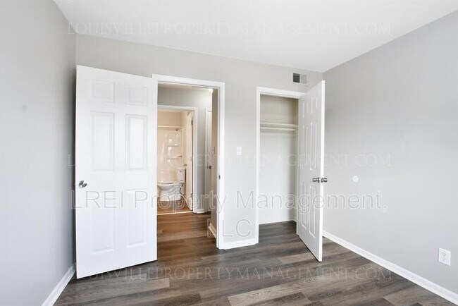 Building Photo - 12615 E Orell Rd