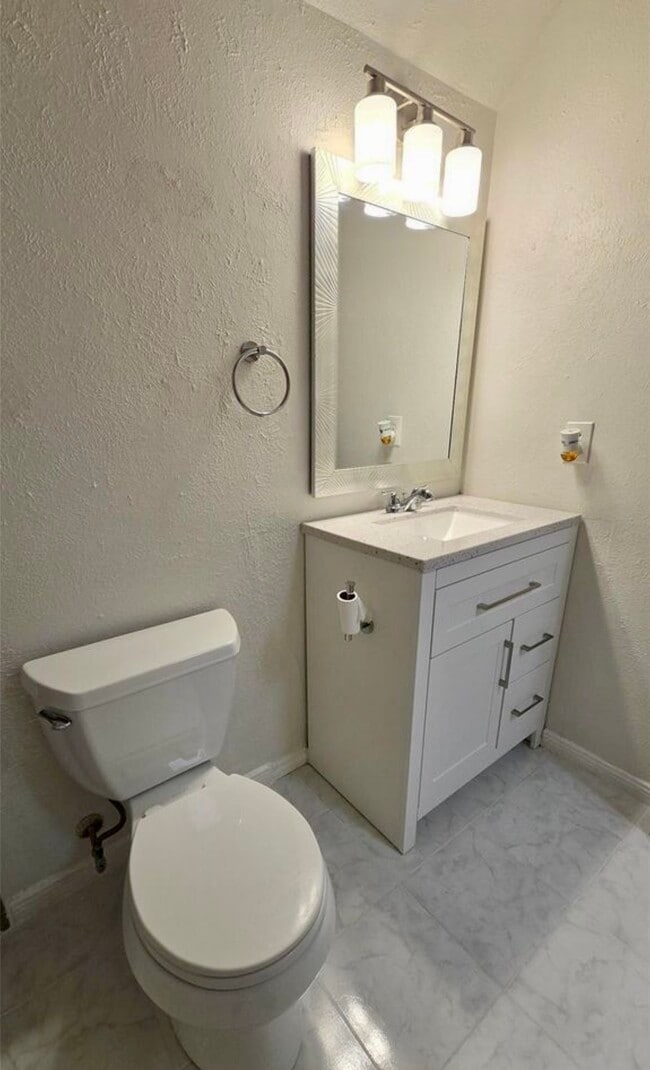 Building Photo - 11527 Chickwood Dr