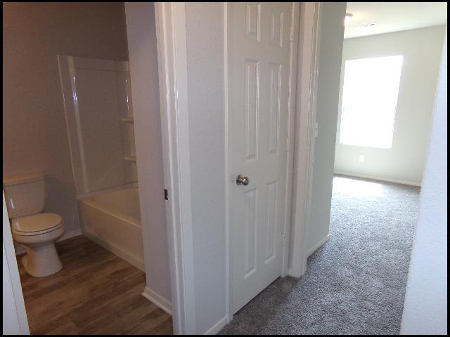 Building Photo - 10 Wisteria Dr