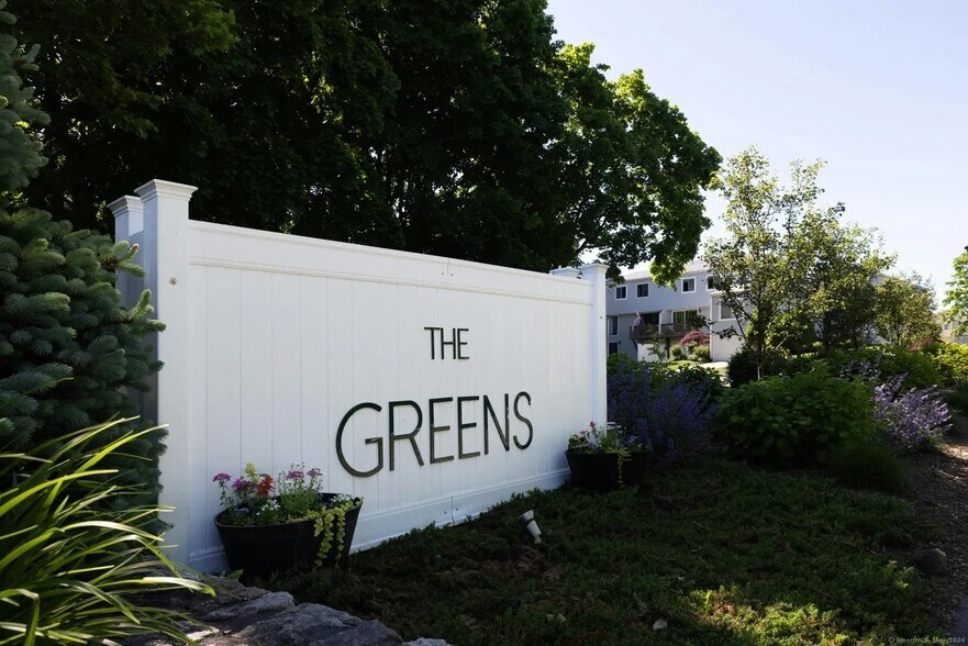 Building Photo - 609 Longfellow Dr