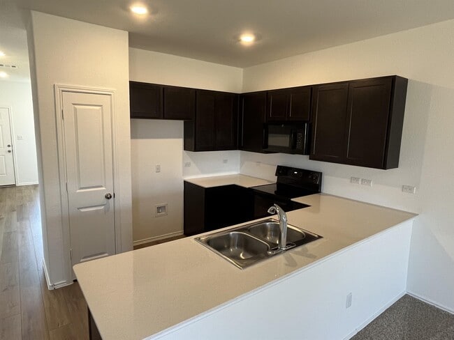 Building Photo - 312 Freshwater Dr