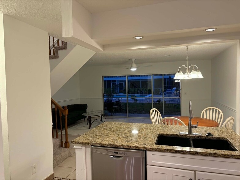 Building Photo - 25500 Cockleshell Dr