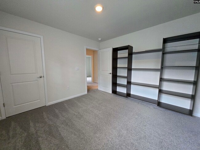 Building Photo - 482 Delahays Rd