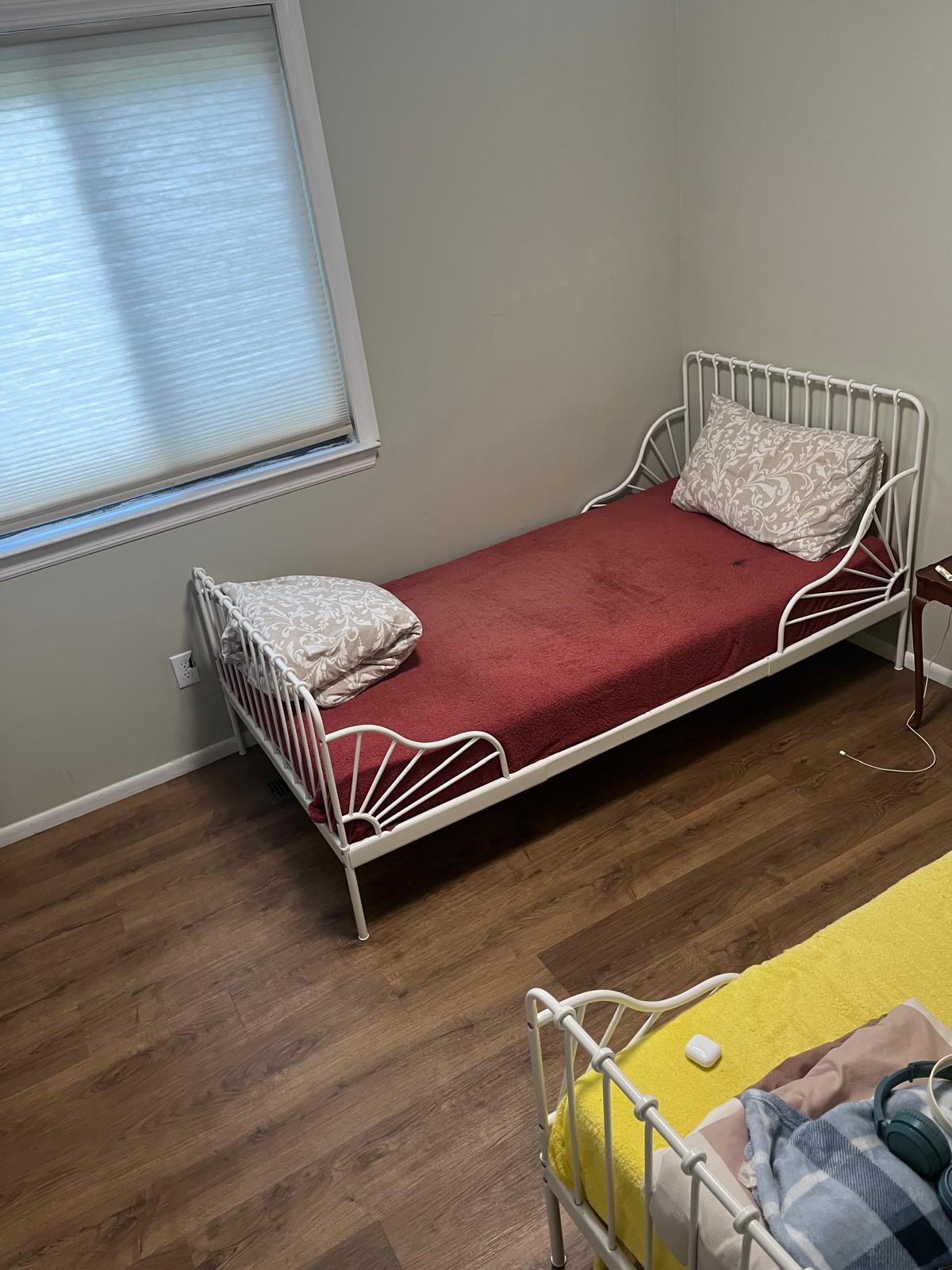 2 nd bedroom - 205 Woodhollow Dr