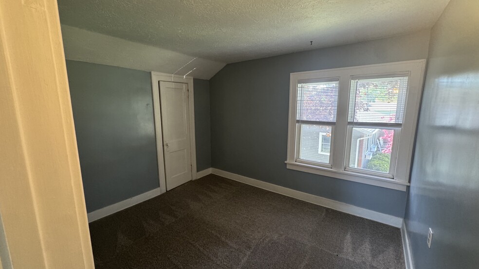 Building Photo - 3220 Wayburn Ave SW