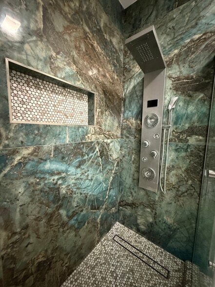 Building Photo - 6682 Maury Dr